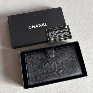 💥SOLD💥 CHANEL Vintage Classic Black Timelesss CC Logo Caviar Leather Wallet